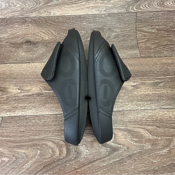 Oofos Ooahh Matte Black M7 W9 Sport Flex Slide Recovery Adjustable Hook & Loop - Picture 6 of 11